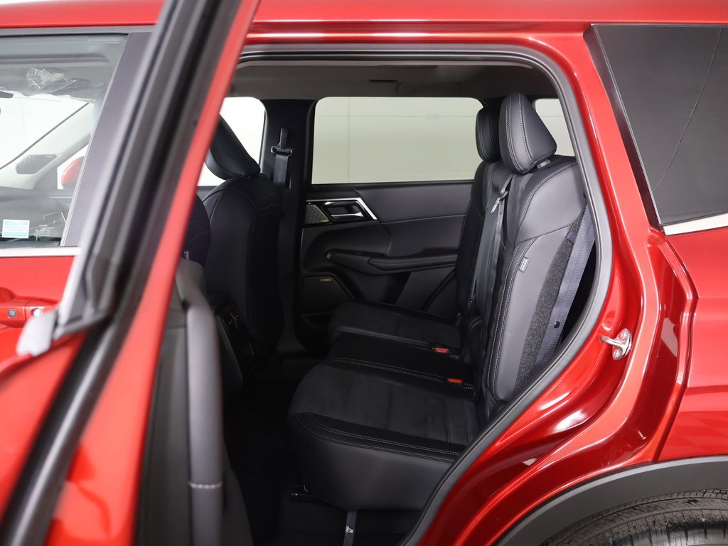 New 2026 Mitsubishi Outlander SE image 38