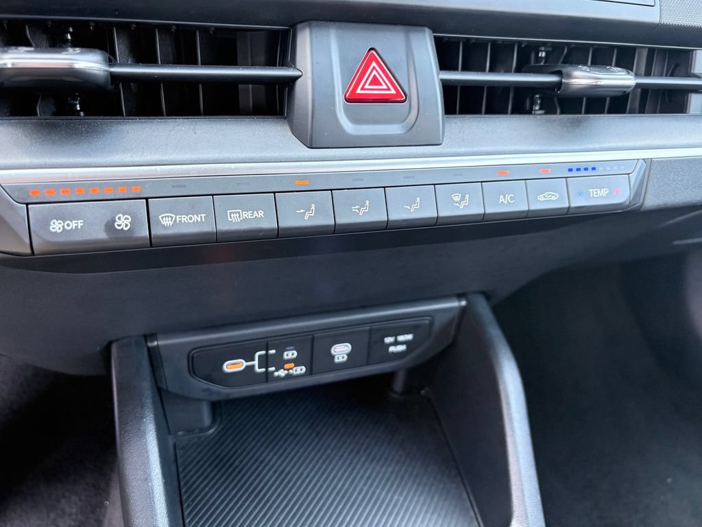 Used 2025 Kia K4 FWD image 19