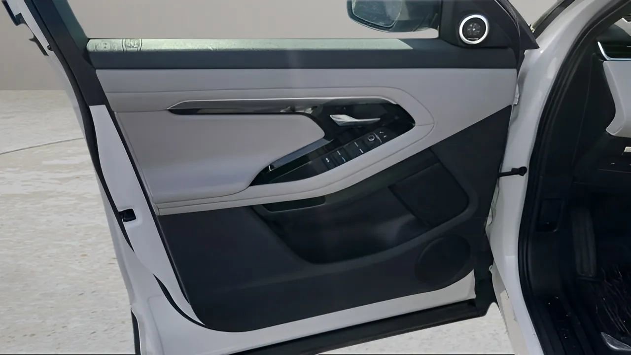 Used 2020 Land Rover Range Rover Evoque S image 14