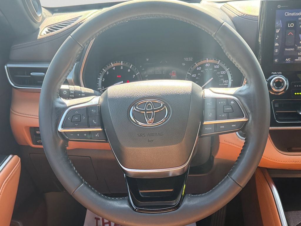 Used 2020 Toyota Highlander Platinum AWD/4WD image 18