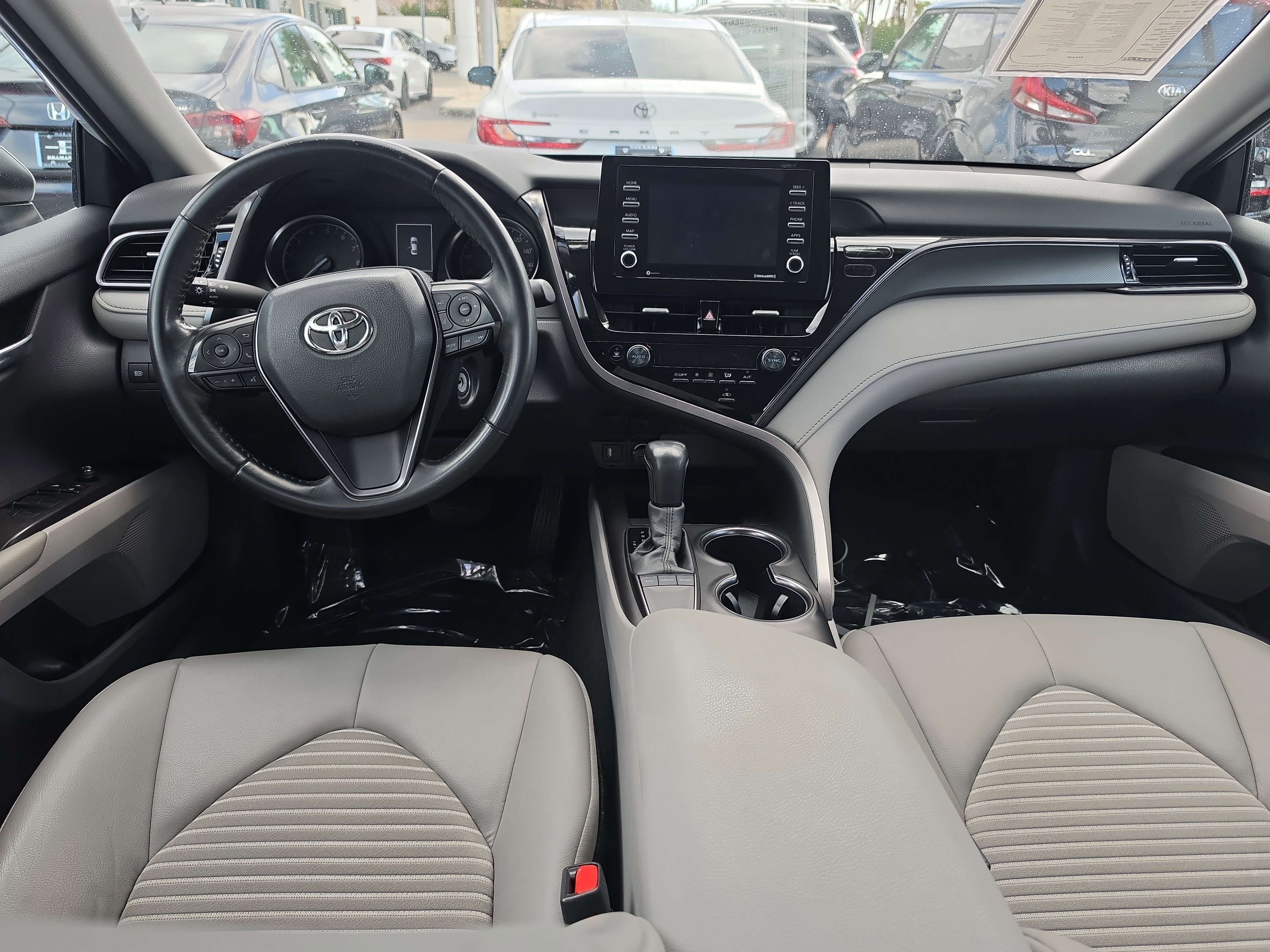 Used 2024 Toyota Camry SE image 11