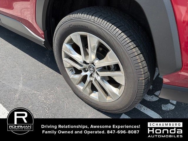 Used 2019 Toyota RAV4 XLE Premium w/ Cold Weather Package AWD/4WD image 9