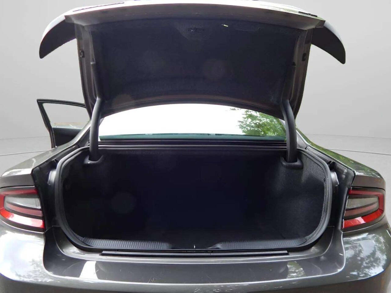 Used 2022 Dodge Charger GT w/ Blacktop Package image 15