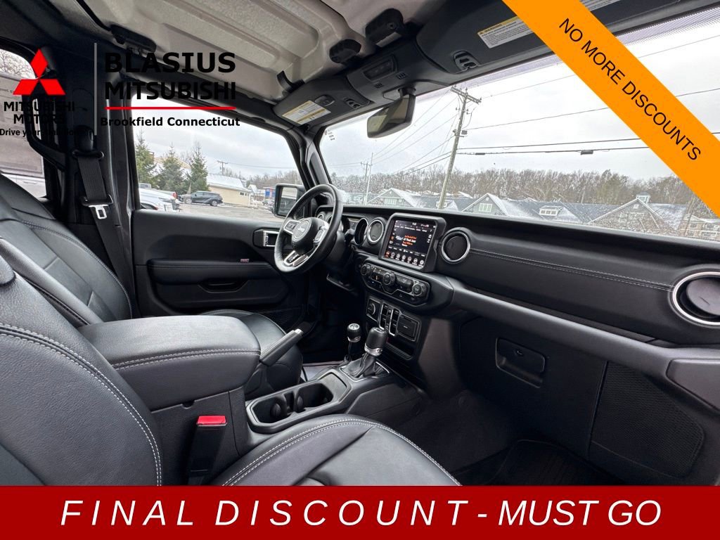 Used 2023 Jeep Wrangler Unlimited Sahara w/ Cold Weather Group image 18