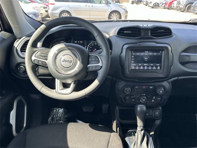 Used 2020 Jeep Renegade Latitude image 2