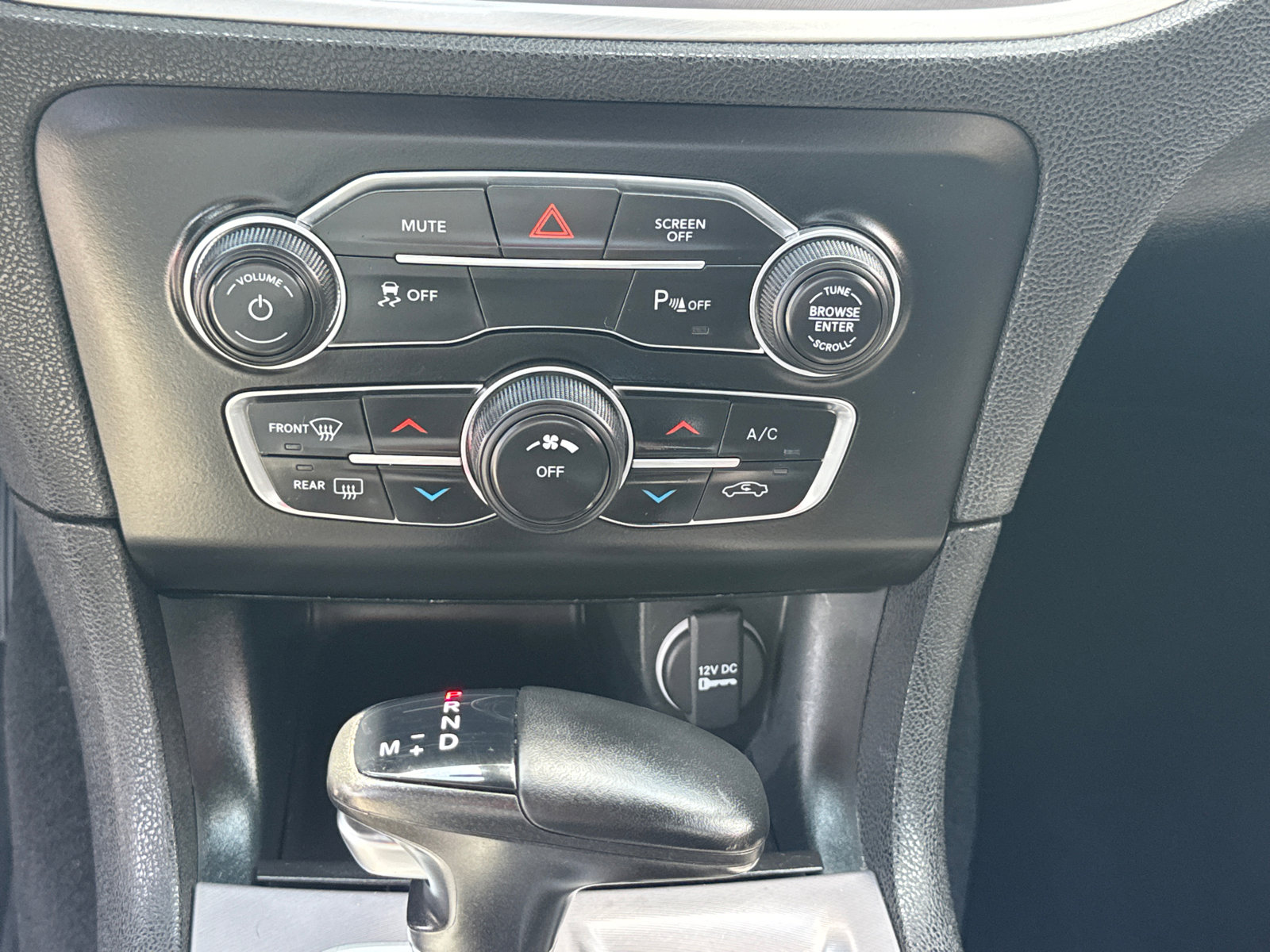 Used 2022 Dodge Charger SXT image 12