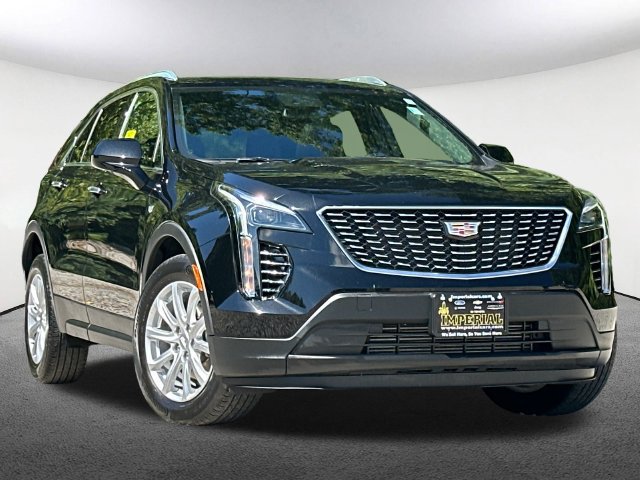 Used 2023 Cadillac XT4 Luxury w/ Cold Weather Package AWD/4WD image 19