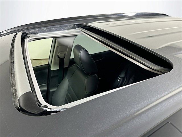 Used 2023 Toyota RAV4 XLE Premium image 14