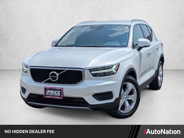 Used 2022 Volvo XC40 T4 Momentum FWD image 1