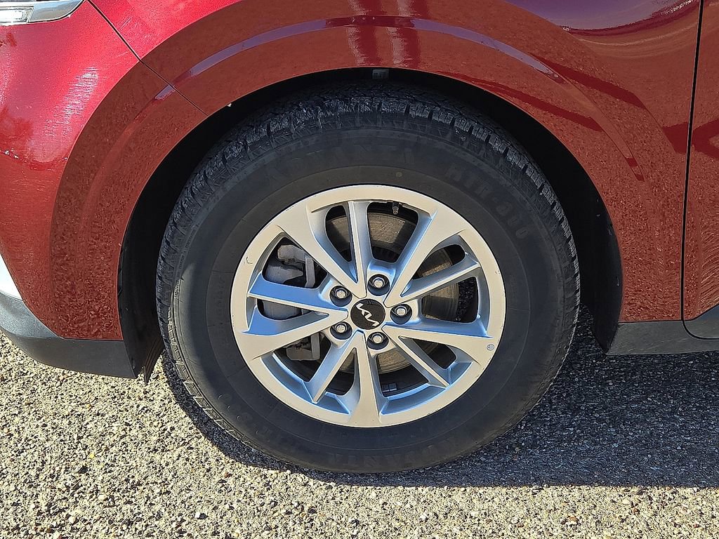 Used 2024 Kia Carnival LX image 11