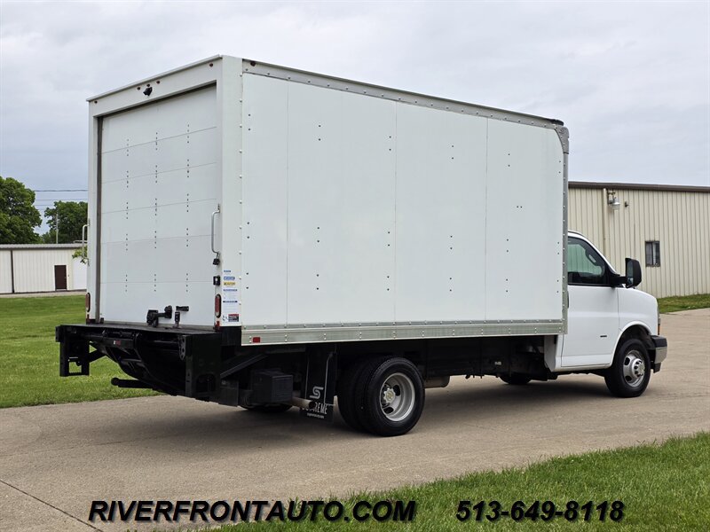 Used 2021 Chevrolet Express 3500 w/ Driver Convenience Package RWD image 2