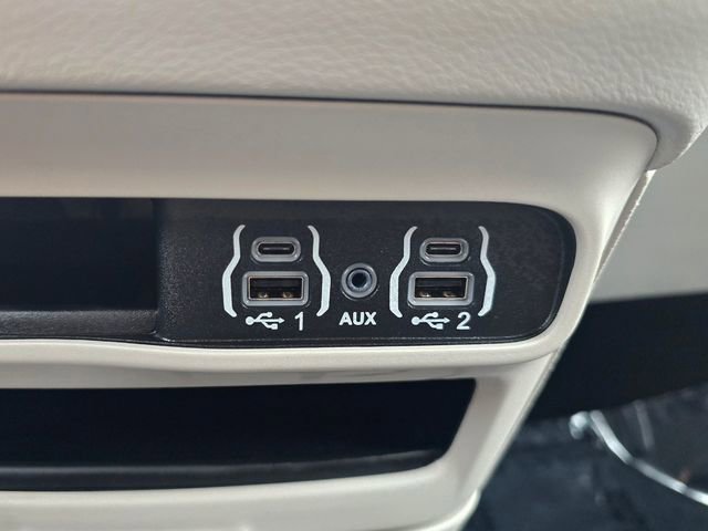 Certified 2024 Chrysler Voyager LX image 16