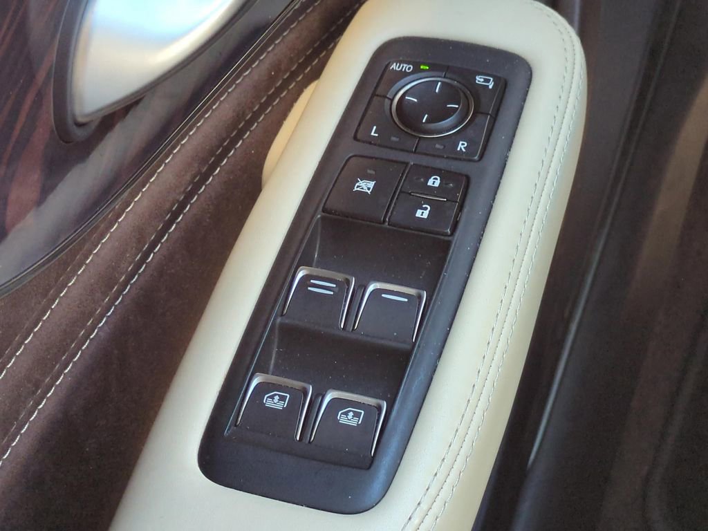 Used 2018 Lexus LS 500 w/ Luxury Package image 34