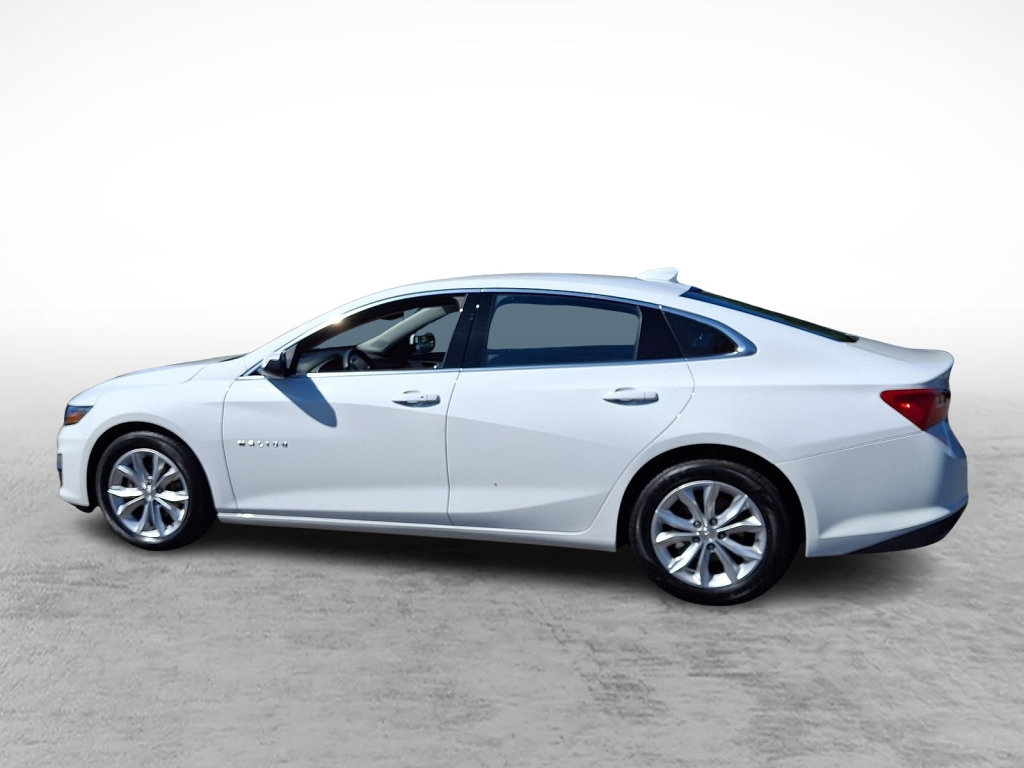 Used 2025 Chevrolet Malibu LT FWD image 2