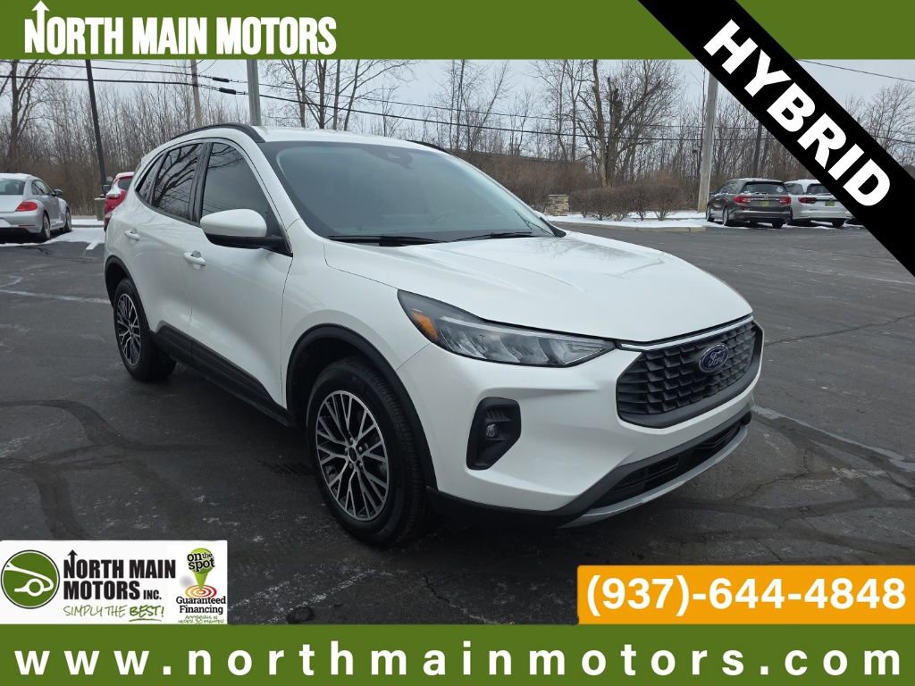 Used 2024 Ford Escape SE image 1