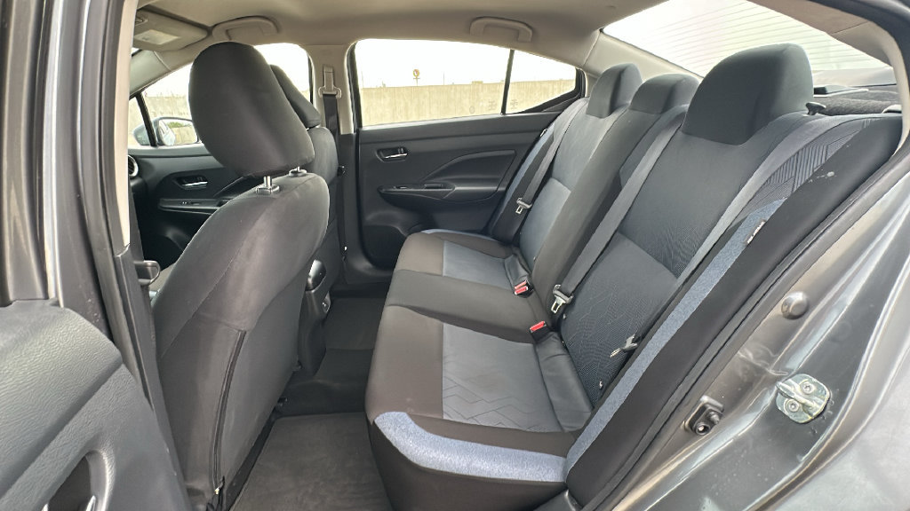 Used 2025 Nissan Versa SV FWD image 31