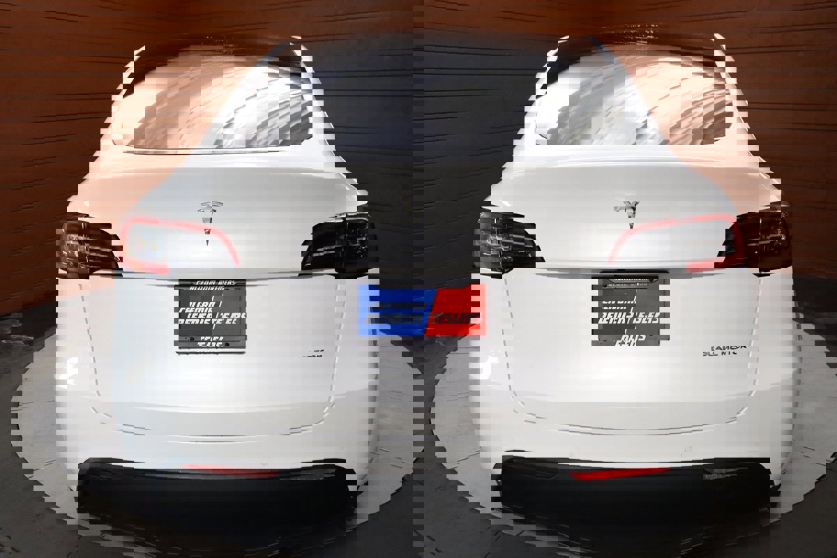 Used 2023 Tesla Model Y Long Range image 10