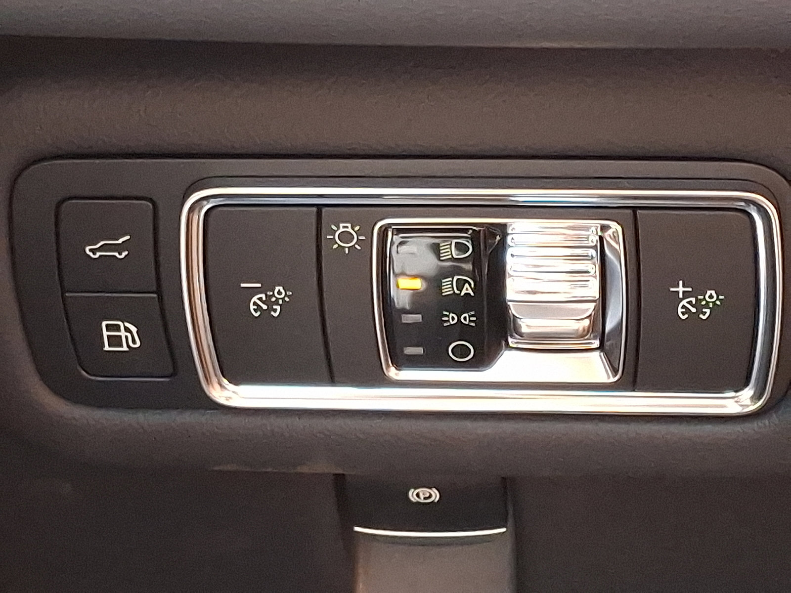 New 2025 Lincoln Nautilus Reserve w/ Jet Appearance Package image 16