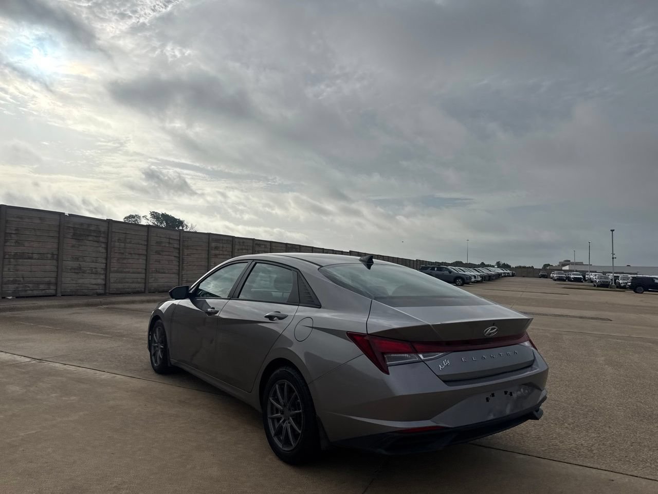 Used 2023 Hyundai Elantra SEL w/ Convenience Package FWD image 16