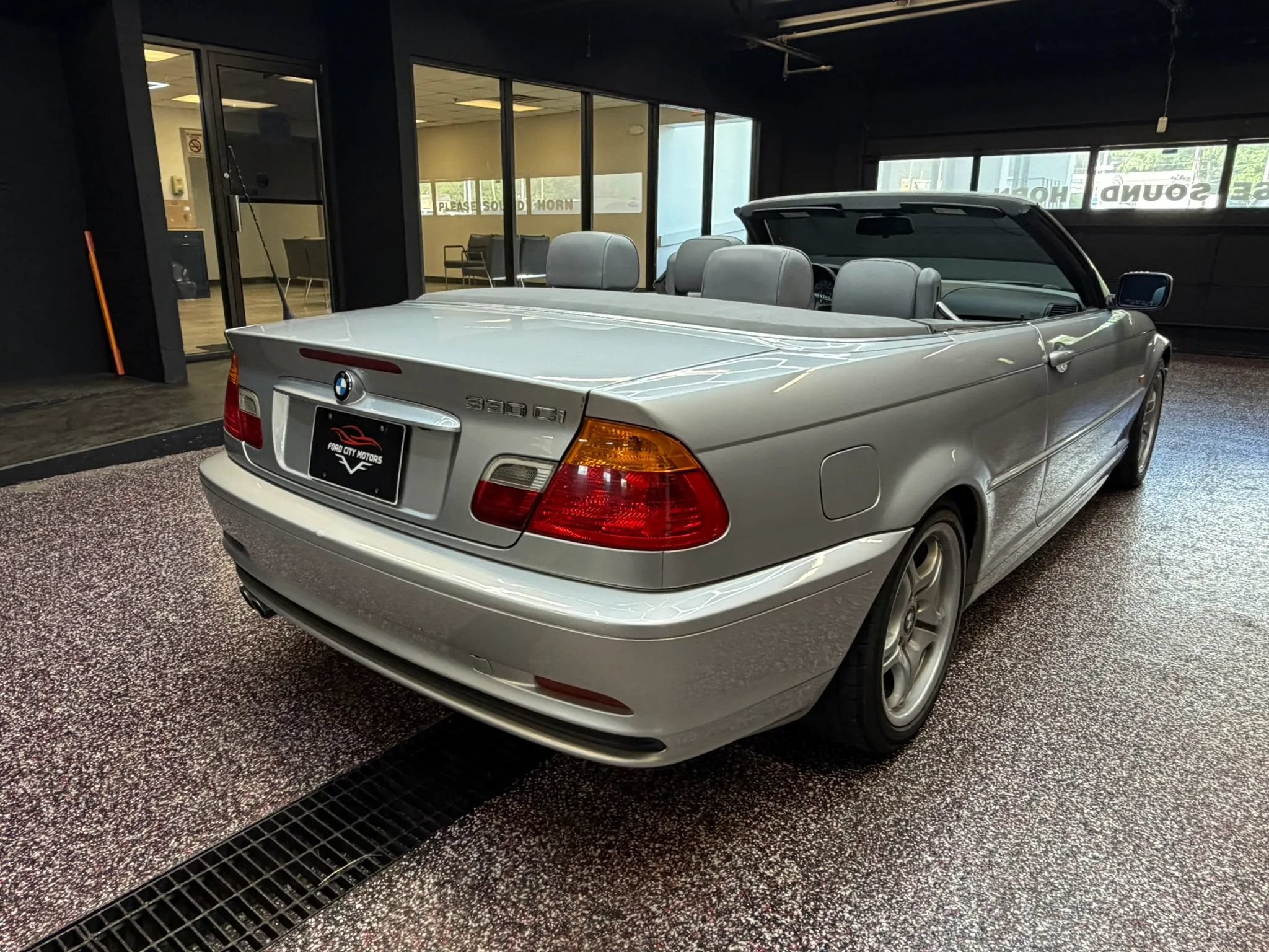 Used 2001 BMW 330Ci Convertible RWD image 7
