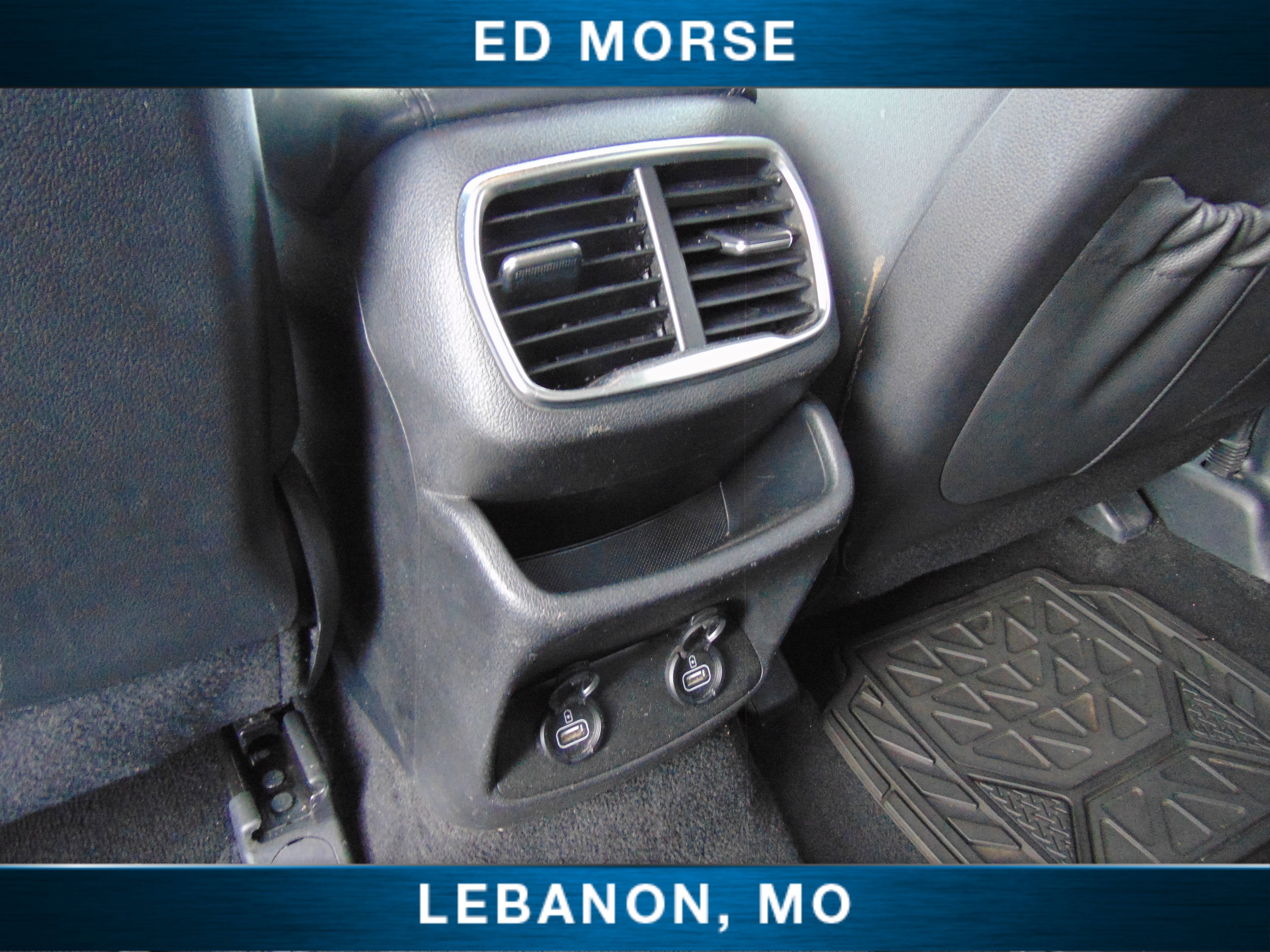 Used 2019 Hyundai Santa Fe SE image 12