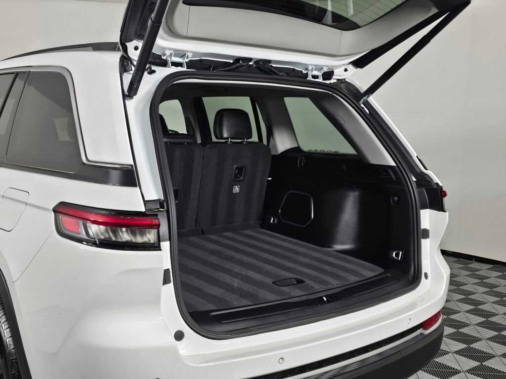 Used 2022 Jeep Grand Cherokee Limited 4xe w/ MOPAR Finishing Package image 14