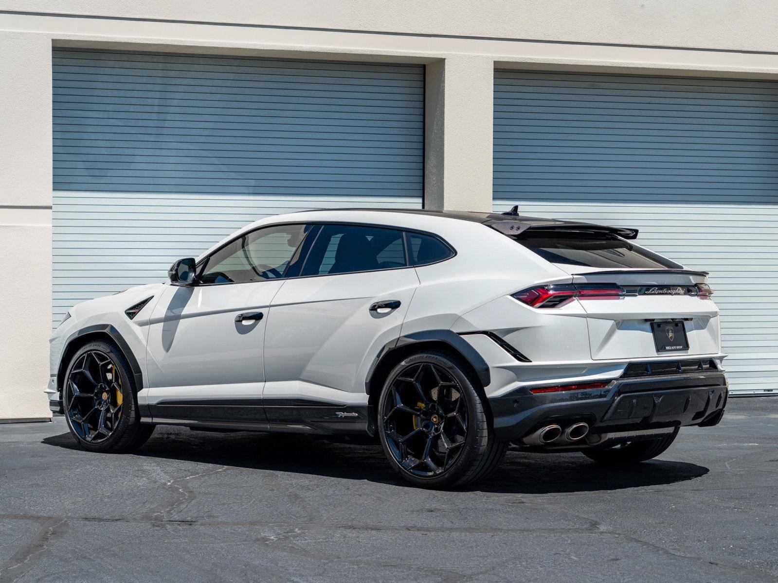 Used 2024 Lamborghini Urus Performante AWD/4WD image 10
