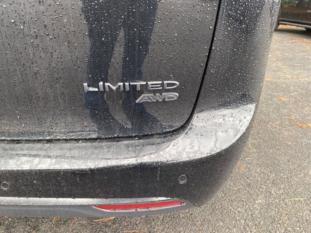New 2026 Chrysler Pacifica Limited w/ S Appearance Package image 11