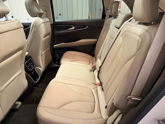 Used 2023 Lincoln Nautilus Reserve w/ Equipment Group 201A image 18