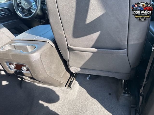 Used 2025 Chevrolet Suburban Z71 image 32