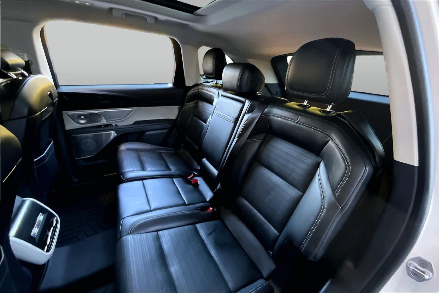 Used 2025 Lincoln Nautilus Reserve AWD/4WD image 19