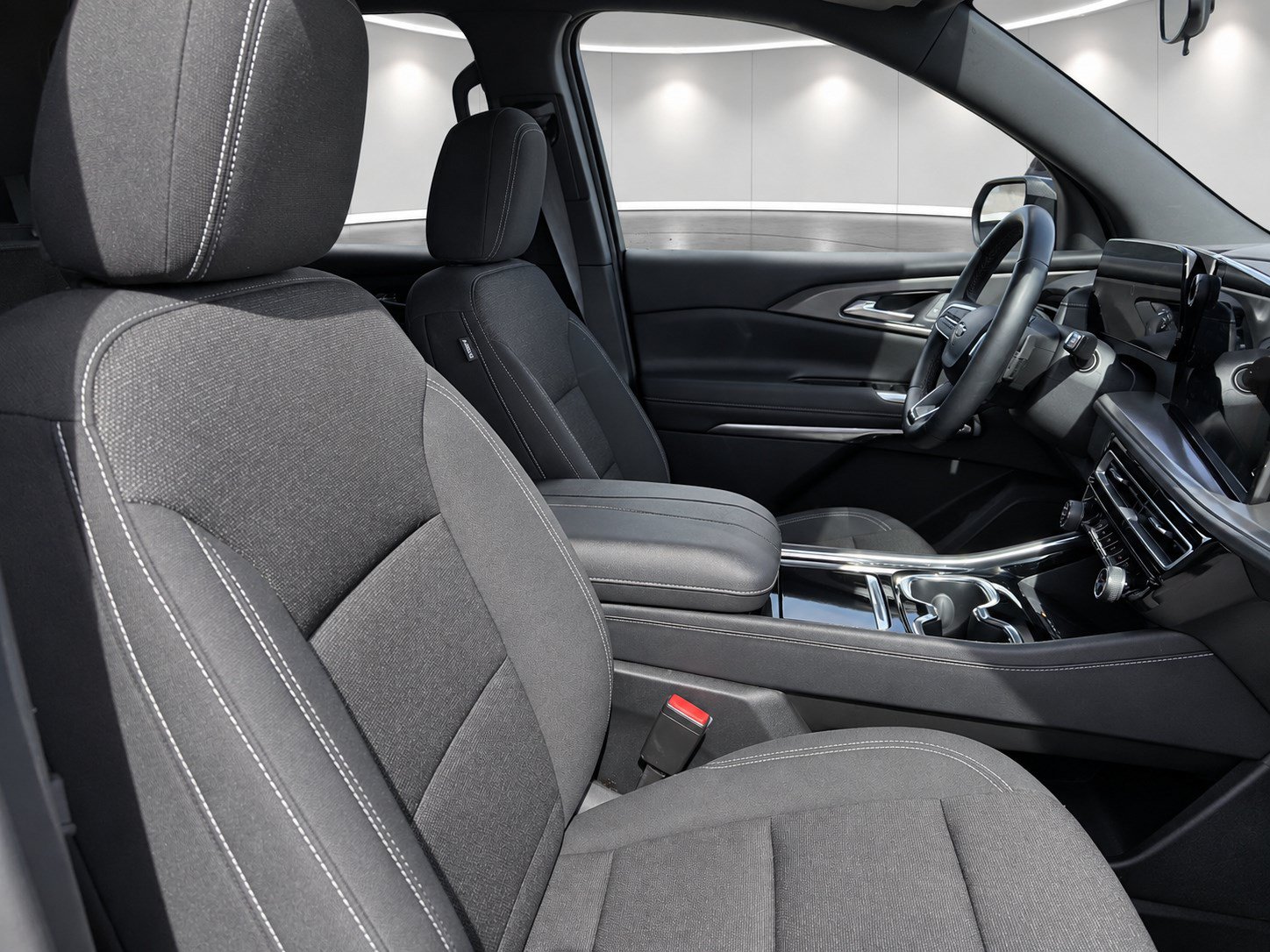 Used 2024 Chevrolet Traverse LT FWD image 32