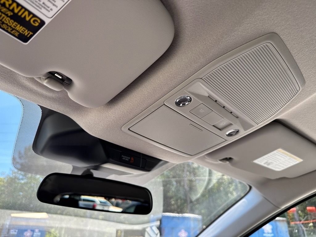 New 2025 Nissan Kicks SR FWD image 25
