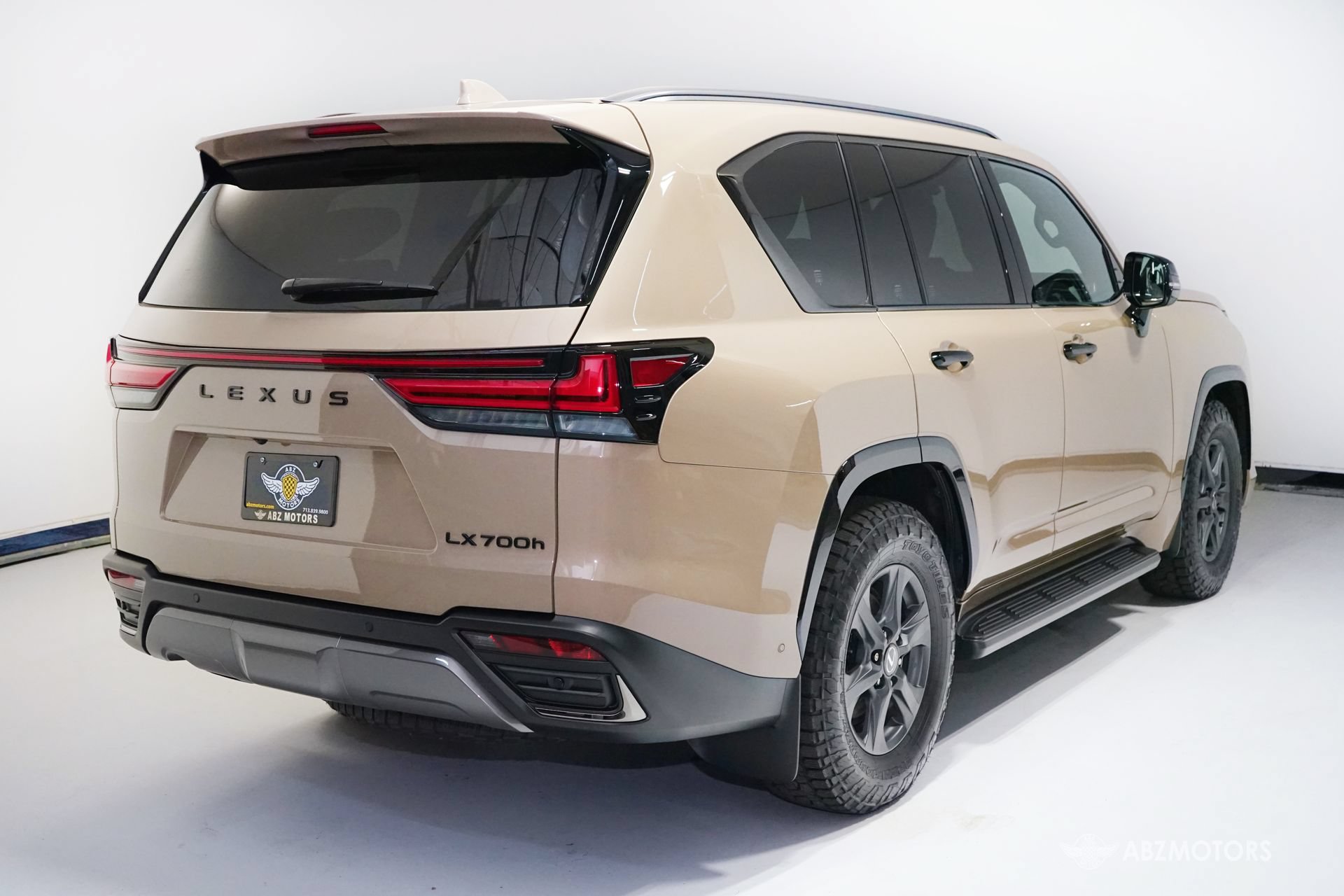 Used 2026 Lexus LX 700h Overtrail AWD/4WD image 5