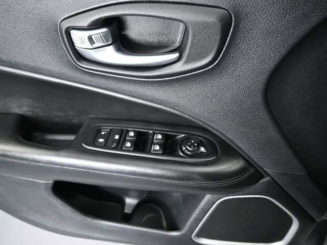 Used 2019 Jeep Compass Altitude image 35