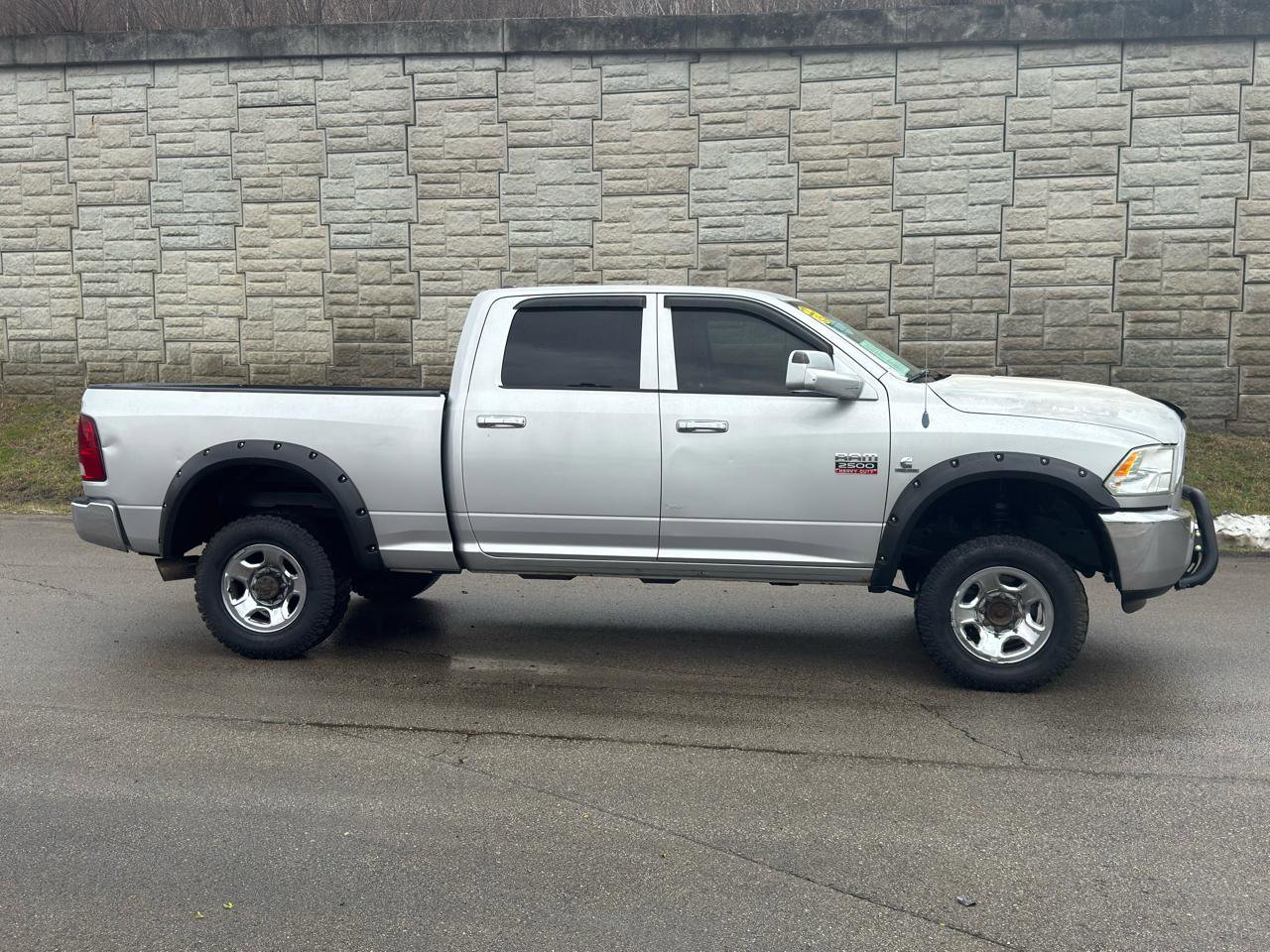 Used 2010 Dodge Ram 2500 Truck SLT AWD/4WD image 2
