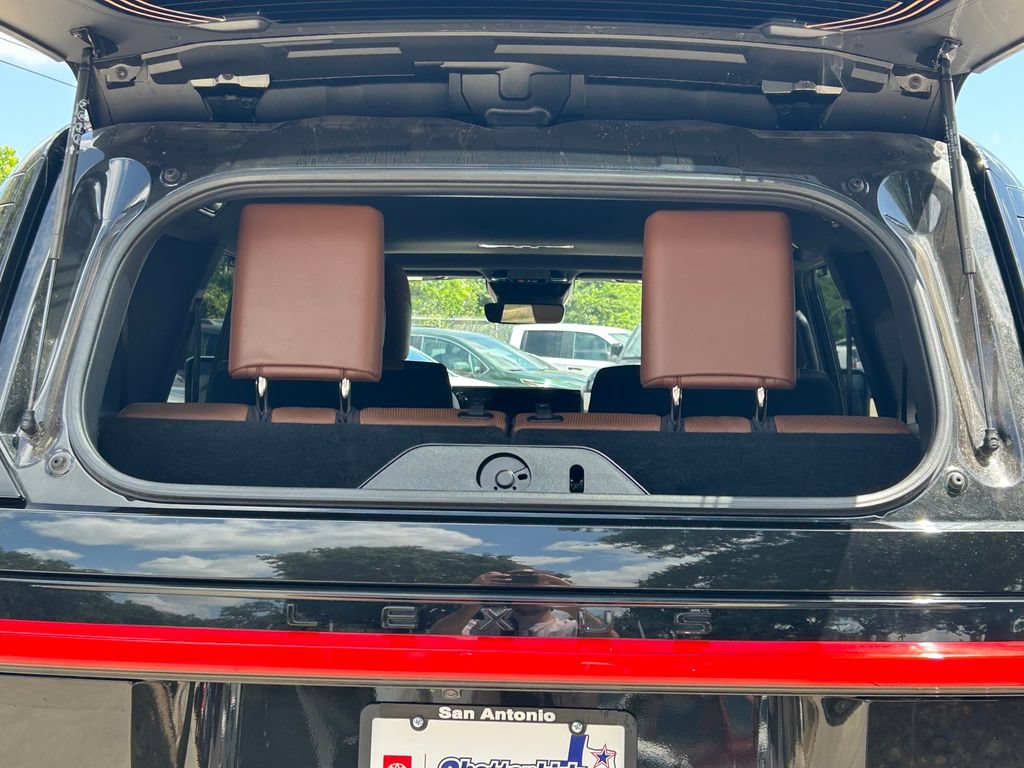 Used 2025 Lexus GX 550 w/ Accessory Package (2T) AWD/4WD image 18