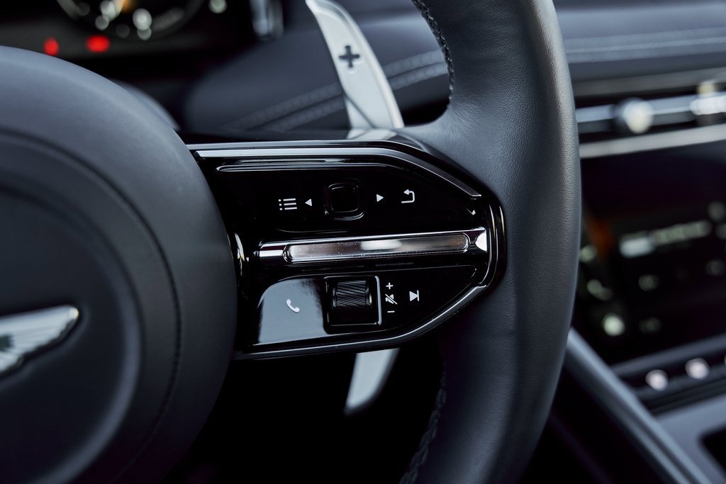 Used 2024 Aston Martin DB12 image 45