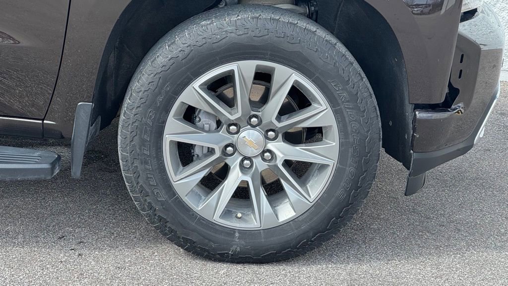 Used 2019 Chevrolet Silverado 1500 High Country w/ Technology Package image 4