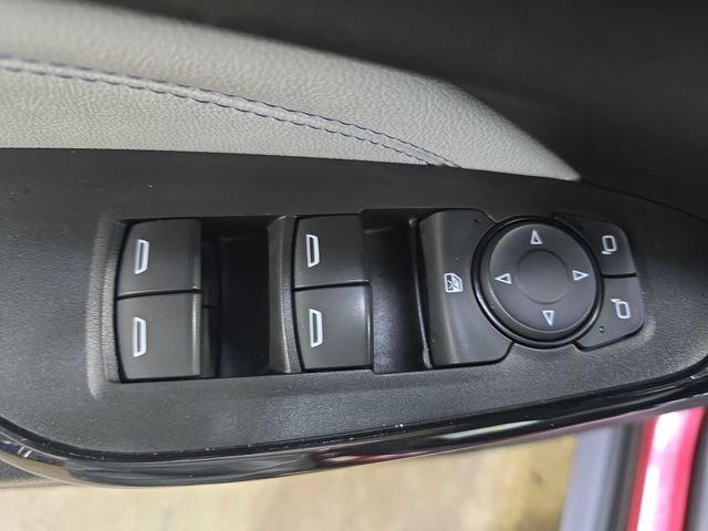Used 2025 Chevrolet Trax LT FWD image 28