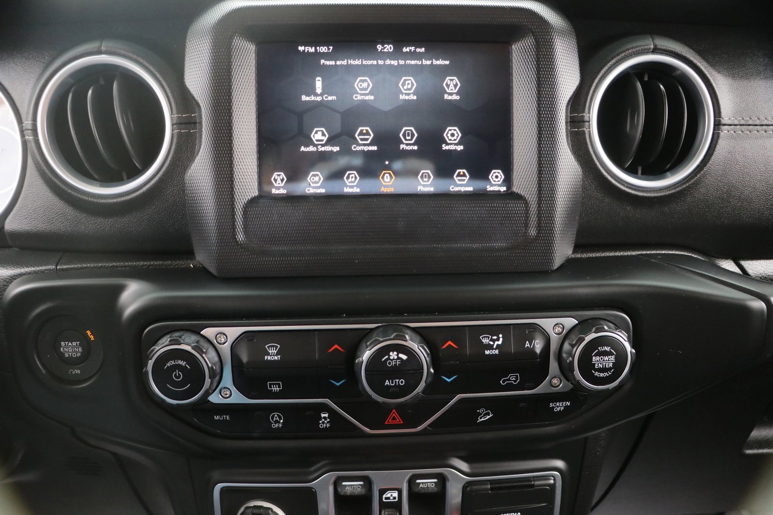 Used 2018 Jeep Wrangler Unlimited Sahara AWD/4WD image 20