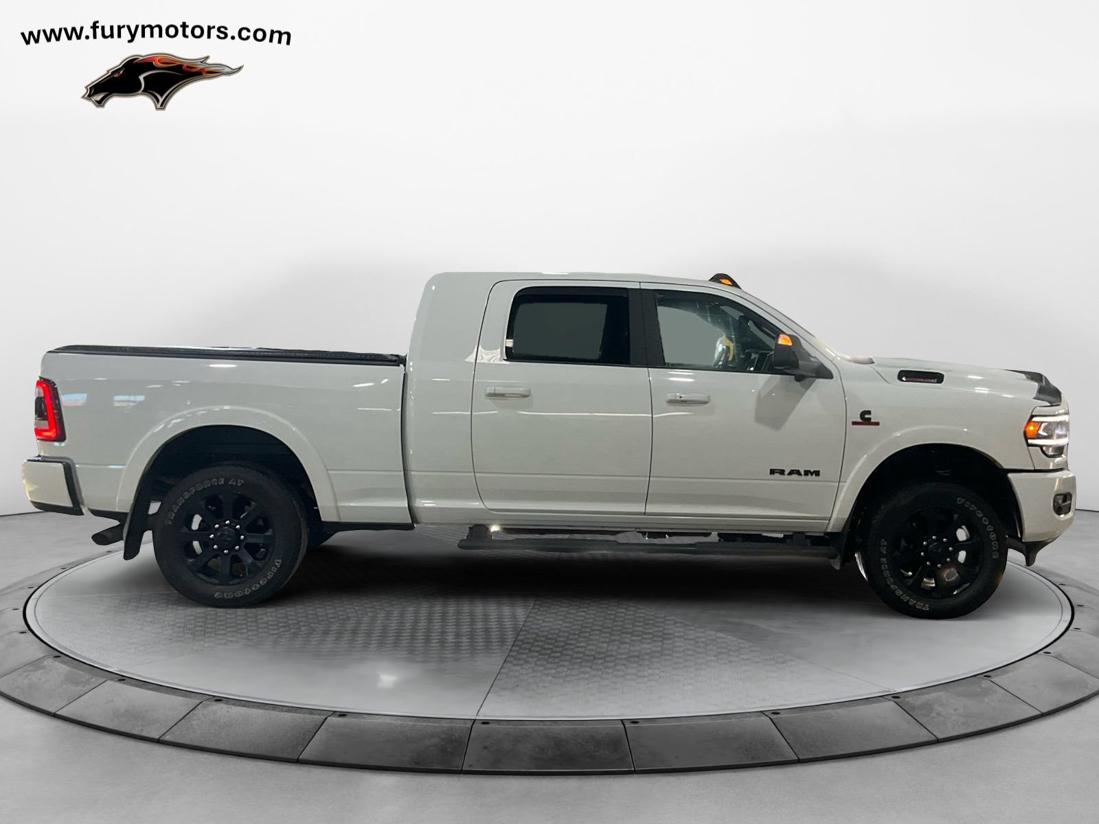 Used 2022 RAM 3500 Laramie AWD/4WD image 2