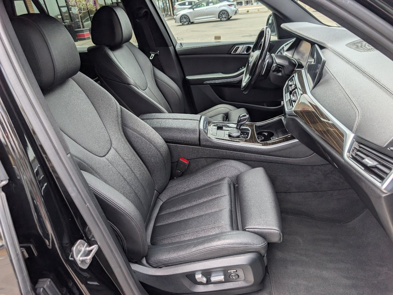 Used 2020 BMW X5 xDrive40i w/ Parking Assistance Package AWD/4WD image 8