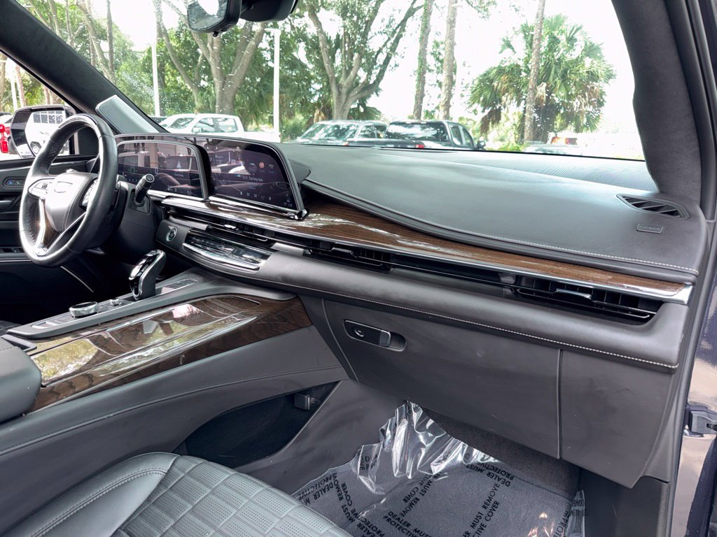 Used 2024 Cadillac Escalade Sport Platinum w/ LPO, ONYX Package AWD/4WD image 22