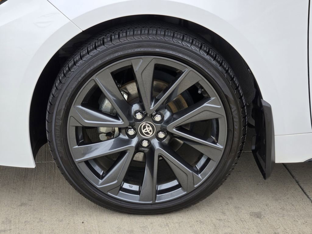 Used 2025 Toyota Corolla SE w/ SE Premium Package FWD image 7