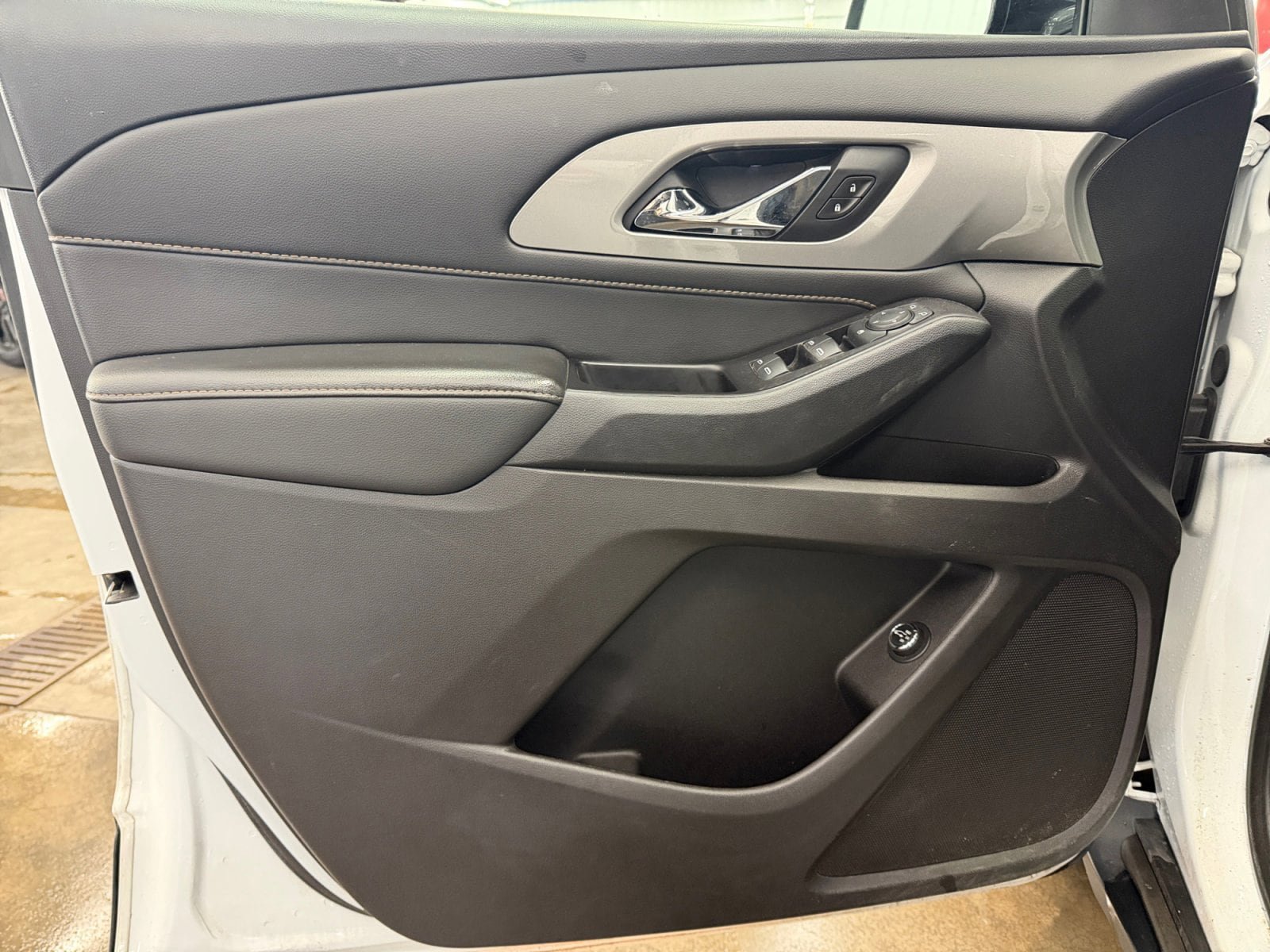 Used 2020 Chevrolet Traverse LT w/ Driver Confidence II Package image 20