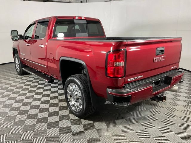 Used 2019 GMC Sierra 2500 Denali w/ Duramax Plus Package AWD/4WD image 4