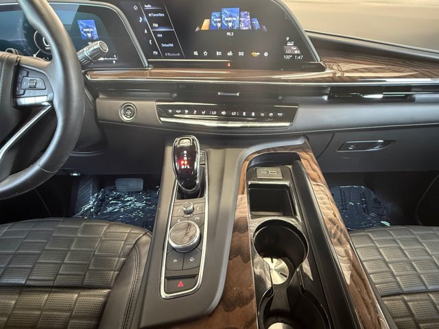 Certified 2024 Cadillac Escalade ESV Sport Platinum w/ LPO, ONYX Package AWD/4WD image 3