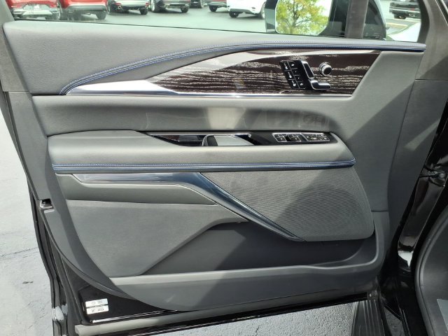 Certified 2026 Cadillac Escalade IQ Sport 1 w/ LPO, Floor Liner Package AWD/4WD image 28