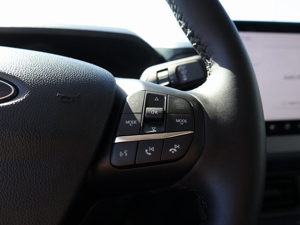 New 2026 Ford Maverick Lariat w/ Black Appearance Package image 28